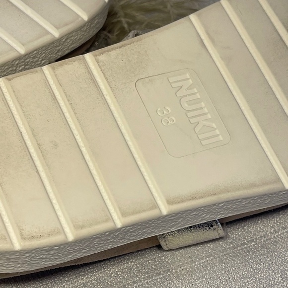 Inuikii Silver and Tan Feathered Sandals - Picture 5 of 10